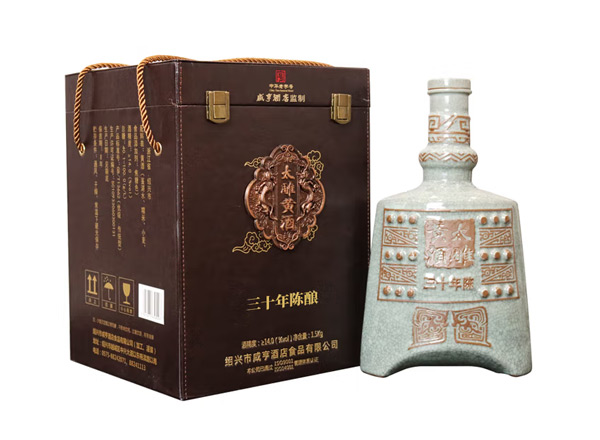 成都咸亨酒店太雕黄酒回收太雕三十年陈酿绍兴黄酒1.5kg礼盒装行情价格